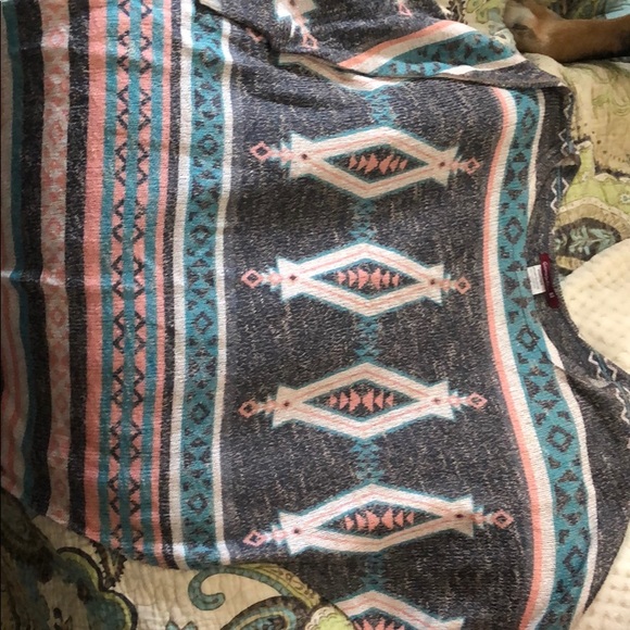 Dolman Aztec print sweater - Picture 2 of 5